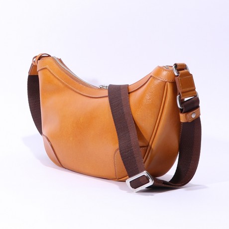 【最大36倍 2/25限定】 ノベルティ付 【正規取扱店】 アニアリ ショルダーバッグ aniary Antique Leather  アンティークレザー ショルダー バッグ 斜めがけ 小さめ 横型 軽量 本革 レザー 旅行 日本製 メンズ レディース 01-03007 | ギャレリア  