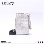 【aniary|アニアリ】ティントエンボシングレザー ボディバッグ 27-07001-WH